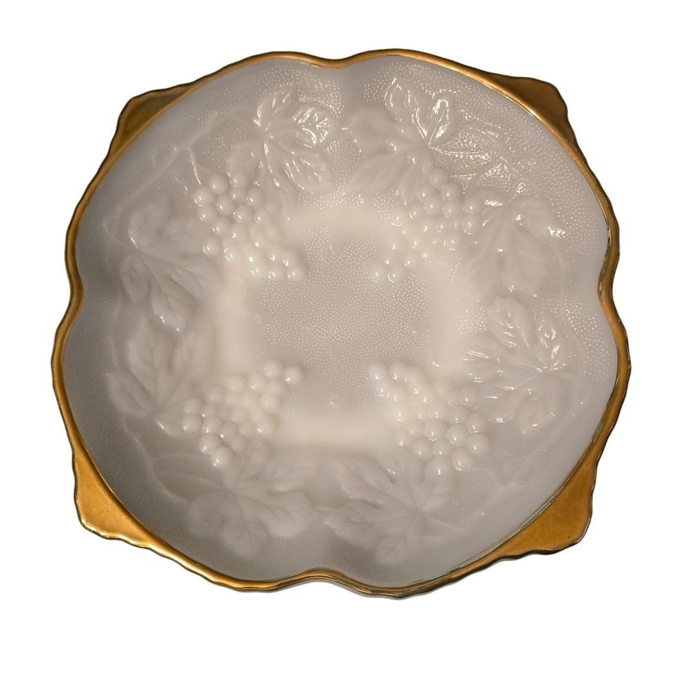 Vintage Milk Glass Bowl‎ Grape Vine Embossed Gold Scalloped Edge Decor